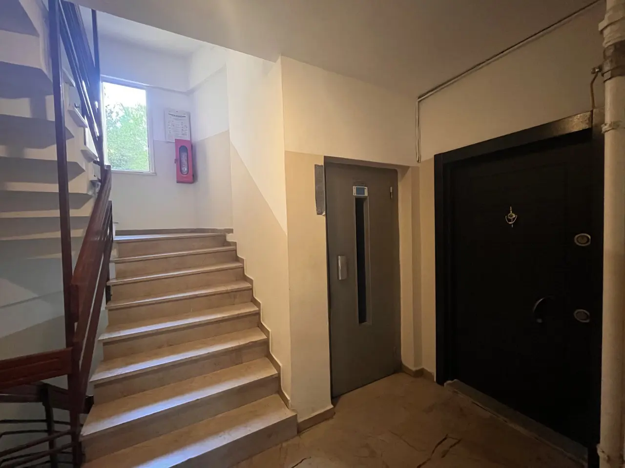Erenköy Kazasker'de Kıralık 3+1 Daıre Çıft Balkon Metro Yanıbaşı — fotoğraf 4